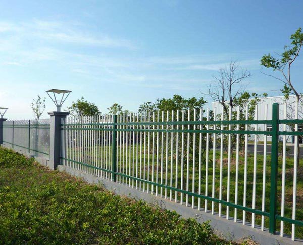 十堰鋅鋼護(hù)欄會(huì)生銹嗎？生銹是什么原因造成